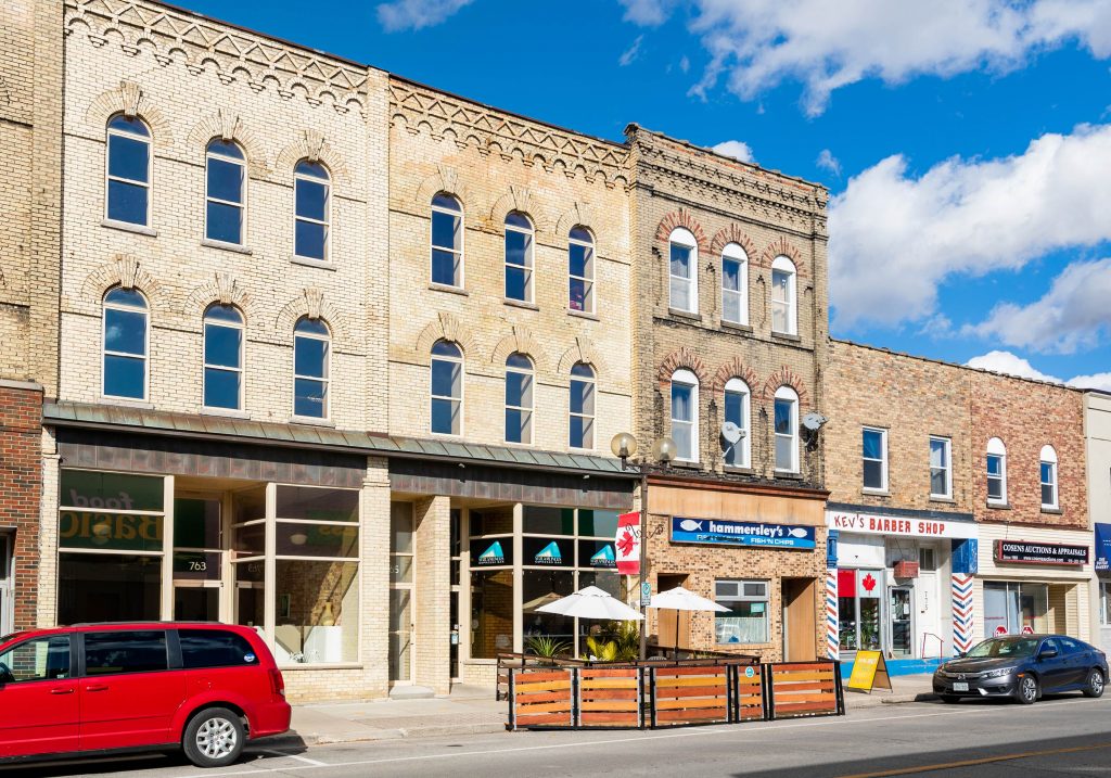 Small town high street retail stores & restaurants